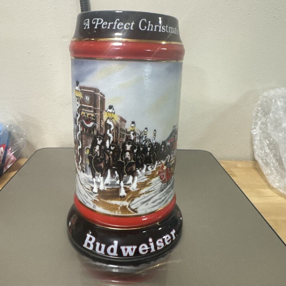 1992 BUDWEISER HOLIDAY STEIN " A Perfect Christmas" Collector Beer Mug Ceramic